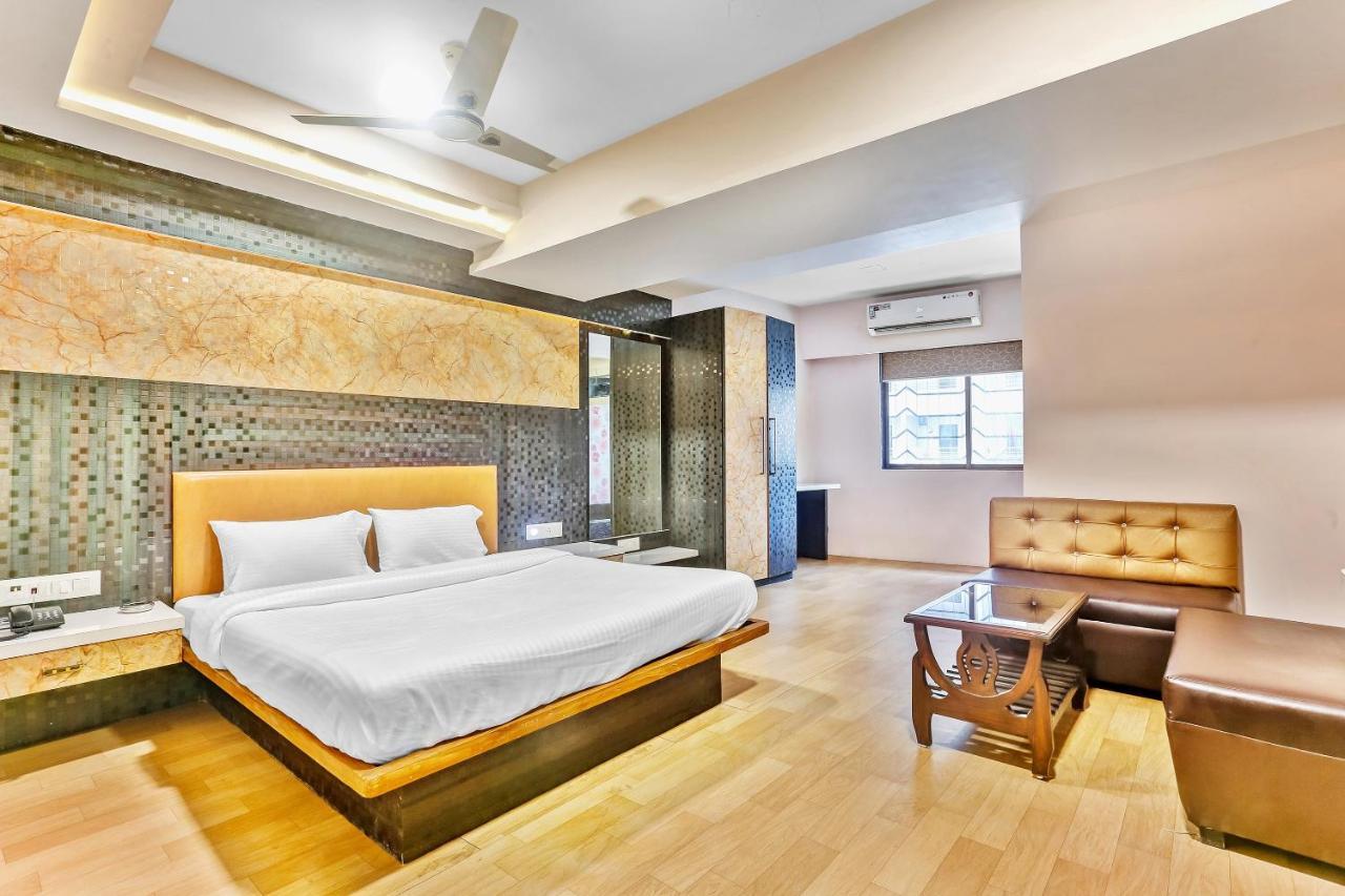 Oyo Flagship 83396 Hotel Vinyasa Residency Bombay Eksteriør billede
